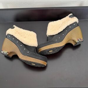 Jambu Blue and Cream Shearling Clog Boots